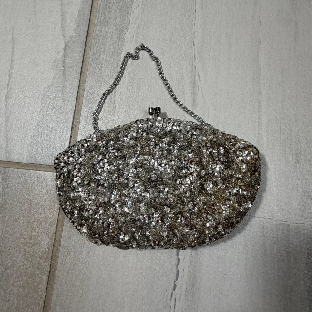 Vintage Silver Sequin Beaded Evening Clutch Handmade Hong Kong Kiss Lock Chain
